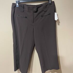 Larry Levine women’s stretch dress capris ~ Size 14 ~ Chocolate color ~ NWT !
